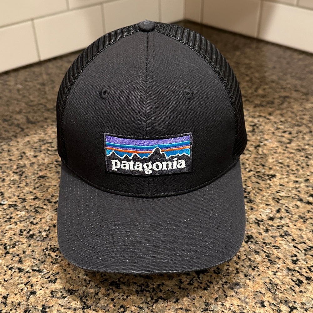 Patagonia P-6 Logo Trucker Hat Black Snapback